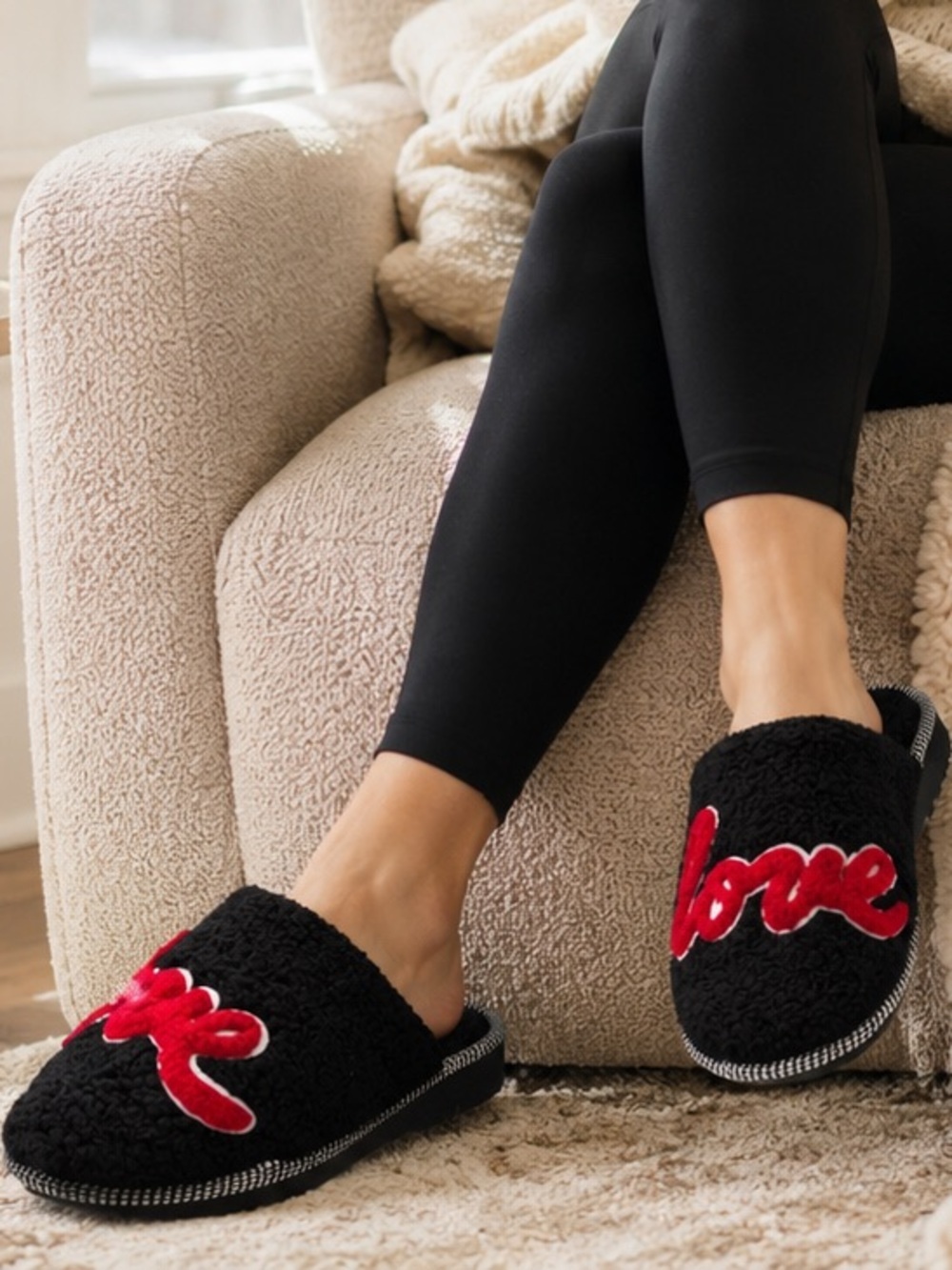 ED Ellen DeGeneres Wilesly Faux Fur Slippers Love Black Red NWT